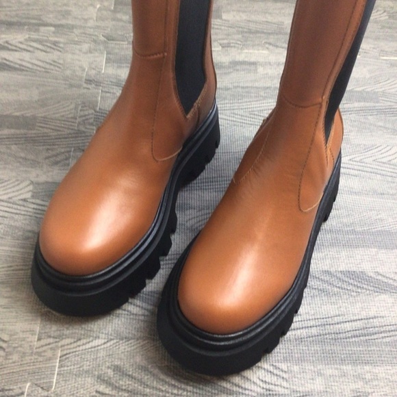 ALOHAS NWOT All Rounder Chelsea Boot - Picture 2 of 15
